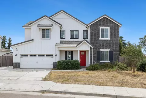 6215 E Flint Way, Fresno, CA 93727