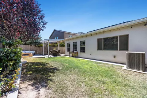 Exterior - 4112 Alamos Ave, Clovis, CA 93619 photo 7 of 8