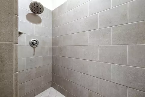 Bath - 4112 Alamos Ave, Clovis, CA 93619 photo 1 of 2