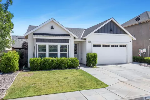 Exterior - 4112 Alamos Ave, Clovis, CA 93619 photo 2 of 8