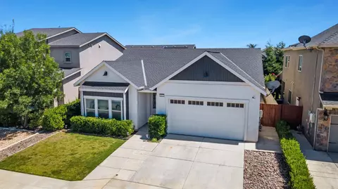 Exterior - 4112 Alamos Ave, Clovis, CA 93619 photo 3 of 8
