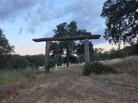 Exterior - 33555 Merrill Ranch Rd, O Neals, CA 93645 photo 8 of 18