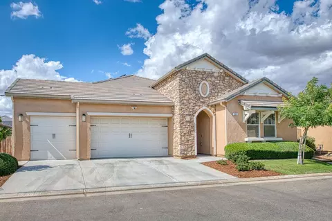 Exterior - 585 Bloom Ln, Clovis, CA 93619 photo 3 of 12