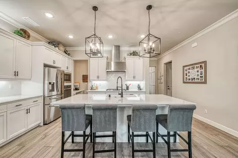 Kitchen - 585 Bloom Ln, Clovis, CA 93619 photo 2 of 5