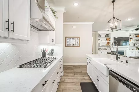 Kitchen - 585 Bloom Ln, Clovis, CA 93619 photo 5 of 5