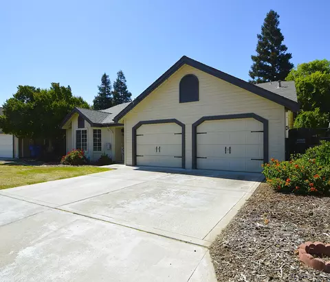 1879 El Paso Ave, Fresno, CA 93720