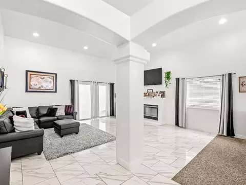 Living - 1012 Fedora Ave, Clovis, CA 93612 photo 1 of 5