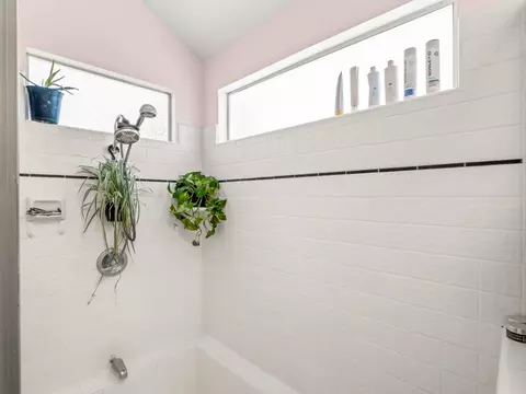 Bath - 1012 Fedora Ave, Clovis, CA 93612 photo 7 of 7