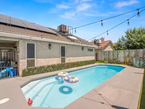 Exterior - 1012 Fedora Ave, Clovis, CA 93612 photo 3 of 5