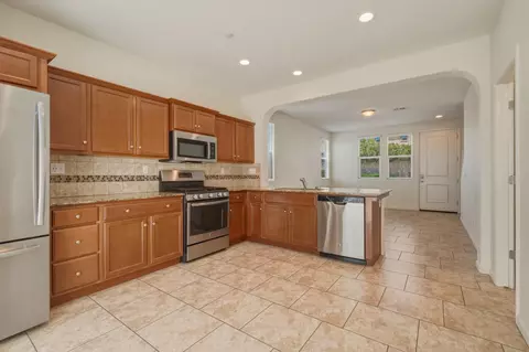 Kitchen - 3714 Connected Pl, Clovis, CA 93619 photo 3 of 4
