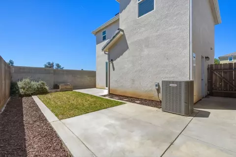 Exterior - 3714 Connected Pl, Clovis, CA 93619 photo 9 of 9