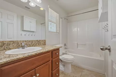 Bath - 3714 Connected Pl, Clovis, CA 93619 photo 2 of 5