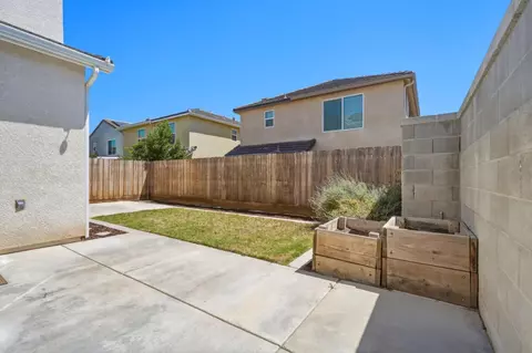 Exterior - 3714 Connected Pl, Clovis, CA 93619 photo 7 of 9