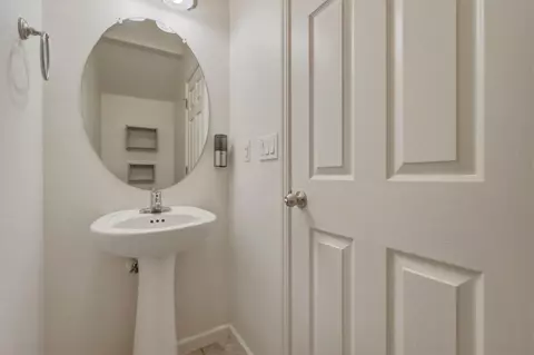 Bath - 3714 Connected Pl, Clovis, CA 93619 photo 1 of 5