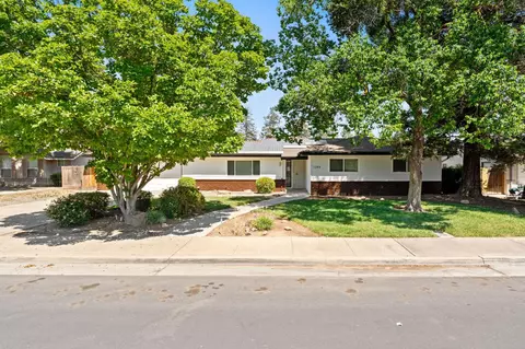 1284 N Riverview Ave, Reedley, CA 93654