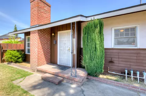 1204 W Yale Ave, Fresno, CA 93705
