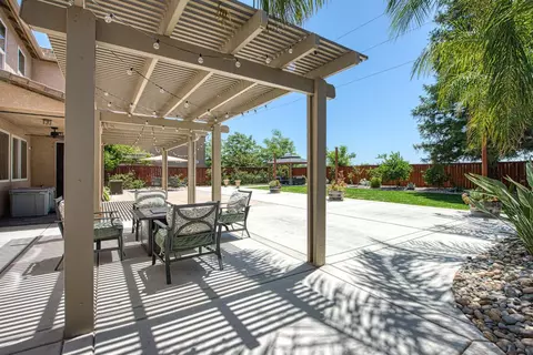 Exterior - 11079 E Mitchell Peak Way, Clovis, CA 93619 photo 3 of 10