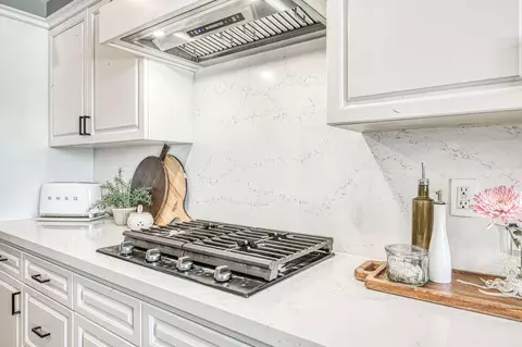 Kitchen - 11079 E Mitchell Peak Way, Clovis, CA 93619 photo 5 of 6