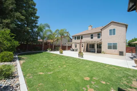 Exterior - 11079 E Mitchell Peak Way, Clovis, CA 93619 photo 9 of 10