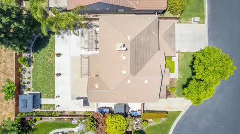 View/Area - 11079 E Mitchell Peak Way, Clovis, CA 93619 photo 3 of 5