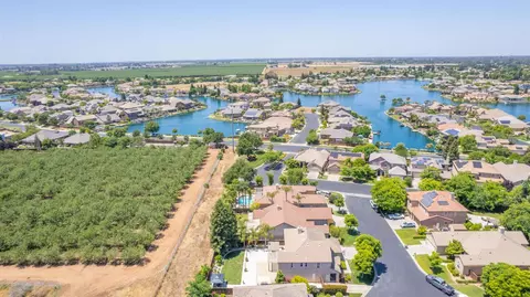 View/Area - 11079 E Mitchell Peak Way, Clovis, CA 93619 photo 5 of 5