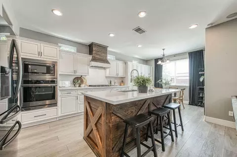 Kitchen - 11079 E Mitchell Peak Way, Clovis, CA 93619 photo 1 of 6