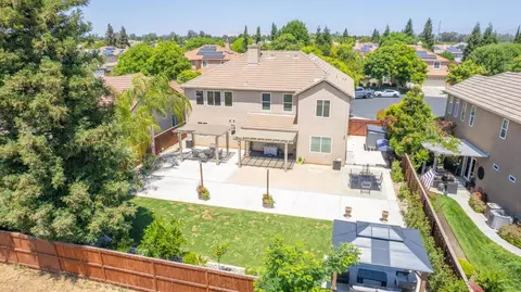 View/Area - 11079 E Mitchell Peak Way, Clovis, CA 93619 photo 1 of 5