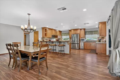 Dining - 1185 N Locan Ave, Clovis, CA 93619 photo 1 of 2