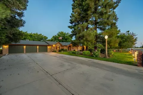 Exterior - 1185 N Locan Ave, Clovis, CA 93619 photo 2 of 8