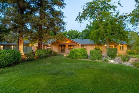 1185 N Locan Ave, Clovis, CA 93619