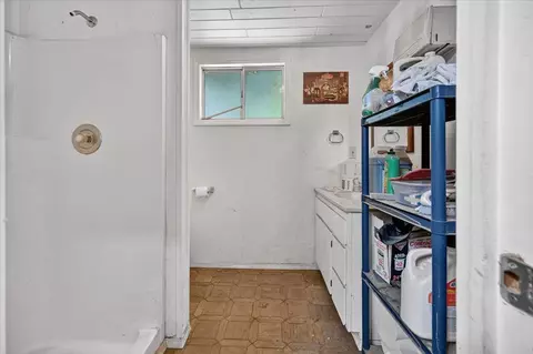 Bath - 1185 N Locan Ave, Clovis, CA 93619 photo 7 of 7