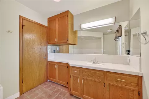 Bath - 1185 N Locan Ave, Clovis, CA 93619 photo 4 of 7