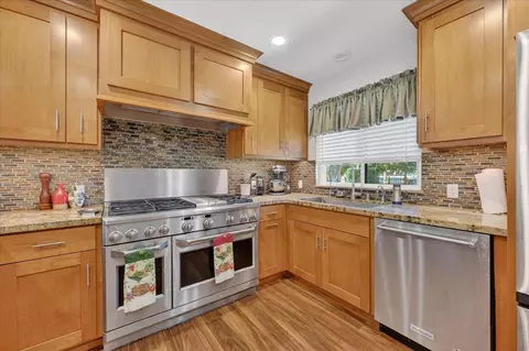 Kitchen - 1185 N Locan Ave, Clovis, CA 93619 photo 4 of 5