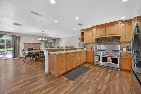 Kitchen - 1185 N Locan Ave, Clovis, CA 93619 photo 3 of 5