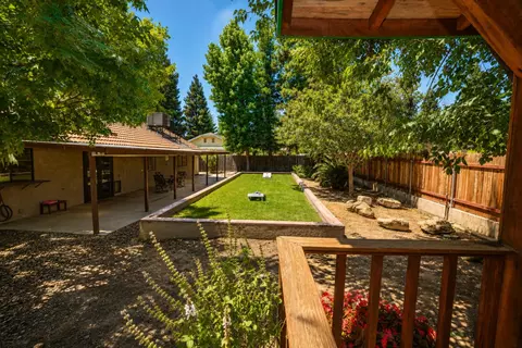 Exterior - 605 W Polson Ave, Clovis, CA 93612 photo 10 of 17
