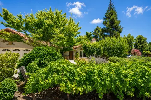Exterior - 605 W Polson Ave, Clovis, CA 93612 photo 15 of 17