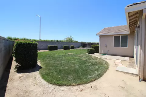 Exterior - 1014 Mango, Madera, CA 93637 photo 5 of 6