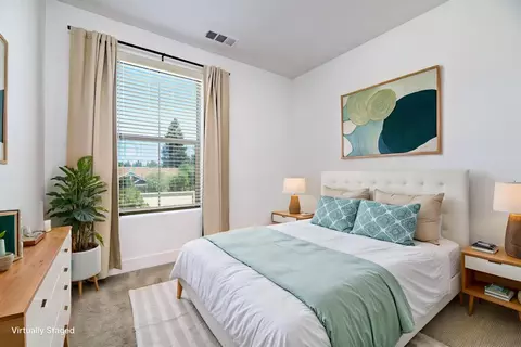 Bedroom - 484 W Balsam Ln, Clovis, CA 93611 photo 2 of 3