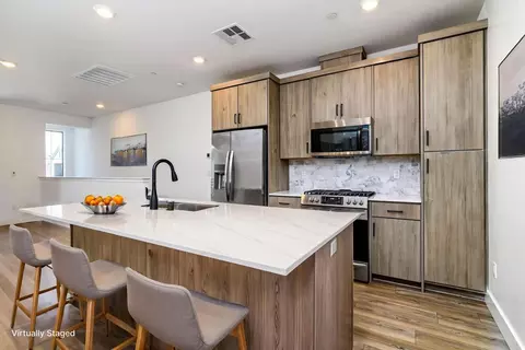 Kitchen - 484 W Balsam Ln, Clovis, CA 93611 photo 1 of 2