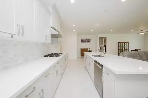 Kitchen - 4285 Monarch Pl, Madera, CA 93636 photo 4 of 8