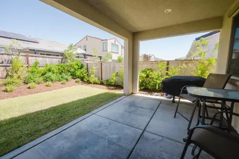 Exterior - 4285 Monarch Pl, Madera, CA 93636 photo 4 of 6