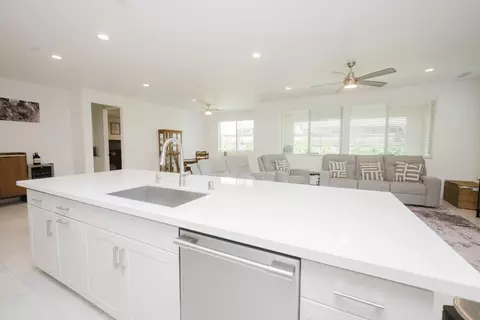 Kitchen - 4285 Monarch Pl, Madera, CA 93636 photo 5 of 8