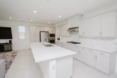 Kitchen - 4285 Monarch Pl, Madera, CA 93636 photo 1 of 8