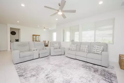 Living - 4285 Monarch Pl, Madera, CA 93636 photo 1 of 1