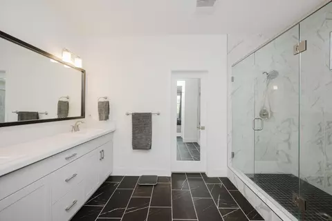 Bath - 4285 Monarch Pl, Madera, CA 93636 photo 1 of 6