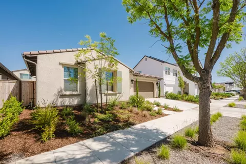 Exterior - 4285 Monarch Pl, Madera, CA 93636 photo 3 of 6