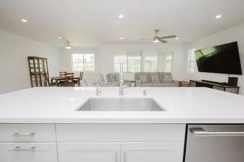 Kitchen - 4285 Monarch Pl, Madera, CA 93636 photo 8 of 8