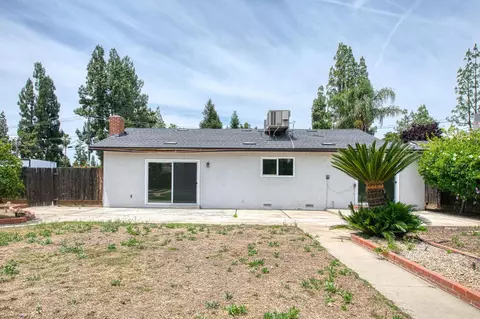 Exterior - 1545 Sunnyside Ave, Clovis, CA 93611 photo 8 of 10