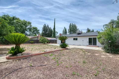 Exterior - 1545 Sunnyside Ave, Clovis, CA 93611 photo 5 of 10