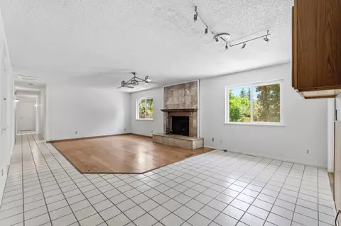 Living - 36358 Orange Grove Ave, Madera, CA 93636 photo 4 of 6